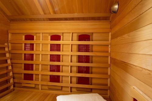 Hostal Porta Superia B&B