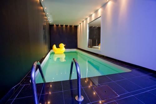 B&B Luxe Suites-1-2-3