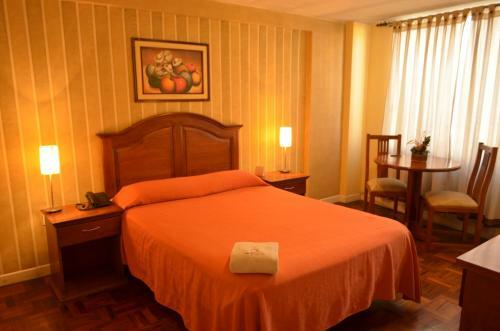 Hotel Cordillera Real