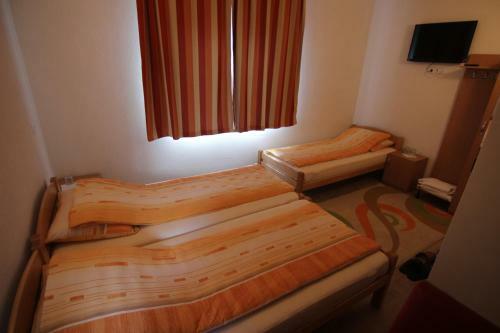 Hostal Rooms Zebax