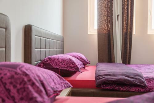 Hostel Tron