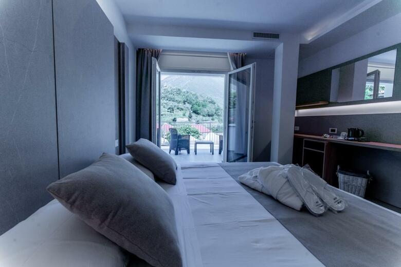 Hotel Lago Bin