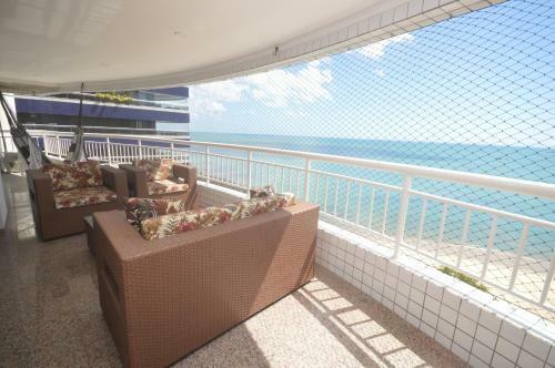 3-bedroom Beach Front Apartment At Beira Mar