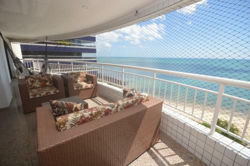 3-bedroom Beach Front Apartment At Beira Mar