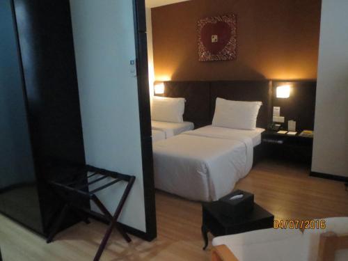 Tat Place Hotel