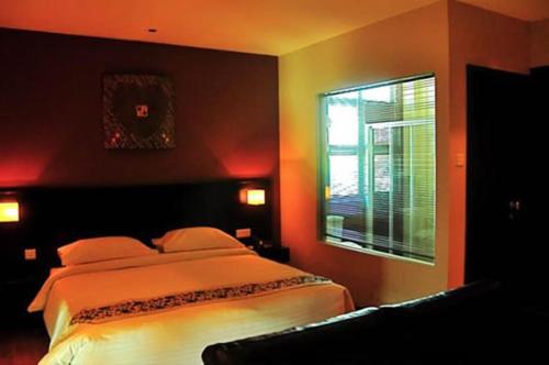 Tat Place Hotel