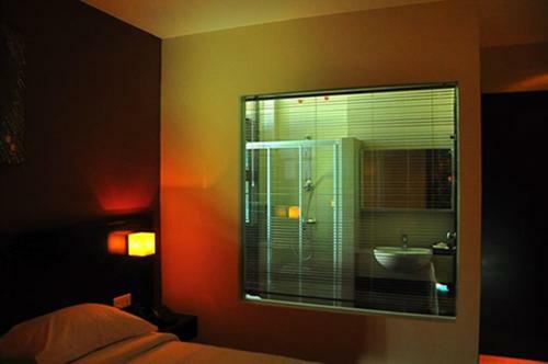 Tat Place Hotel