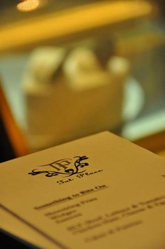 Tat Place Hotel