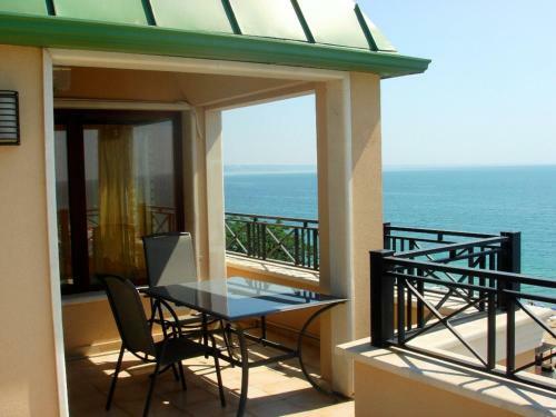 Apartamentos Sea View Rental Front Beach