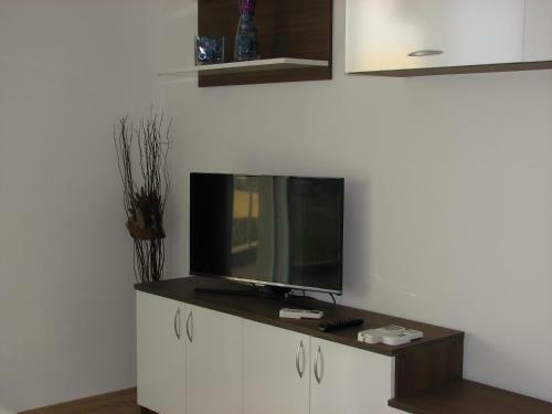 Two-bedroom Apartment Donika