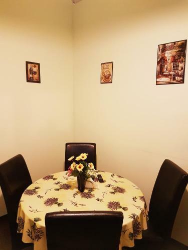 Hostal Like Home Guest Rooms