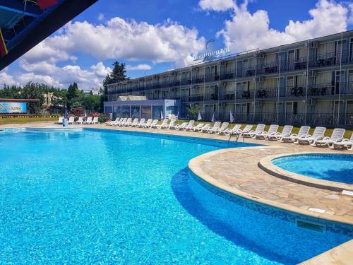 Continental - Happy Land Hotel