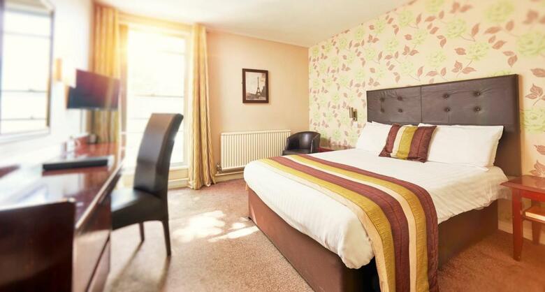 Hotel St James