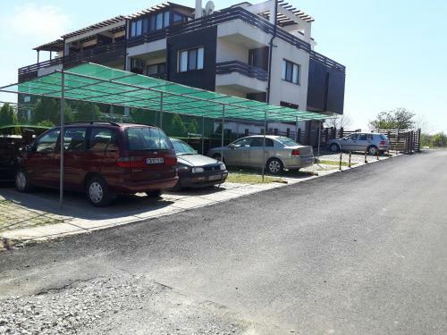 Apartments In Sunny Hill 3 Complex