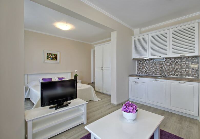 White Rock Castle Suite Hotel & Spa