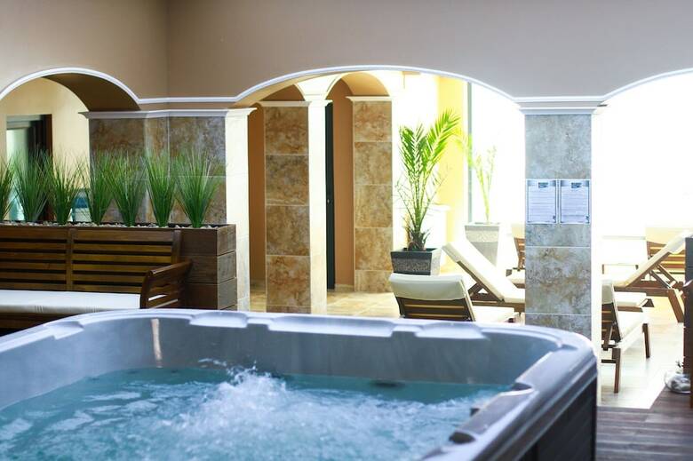 White Rock Castle Suite Hotel & Spa