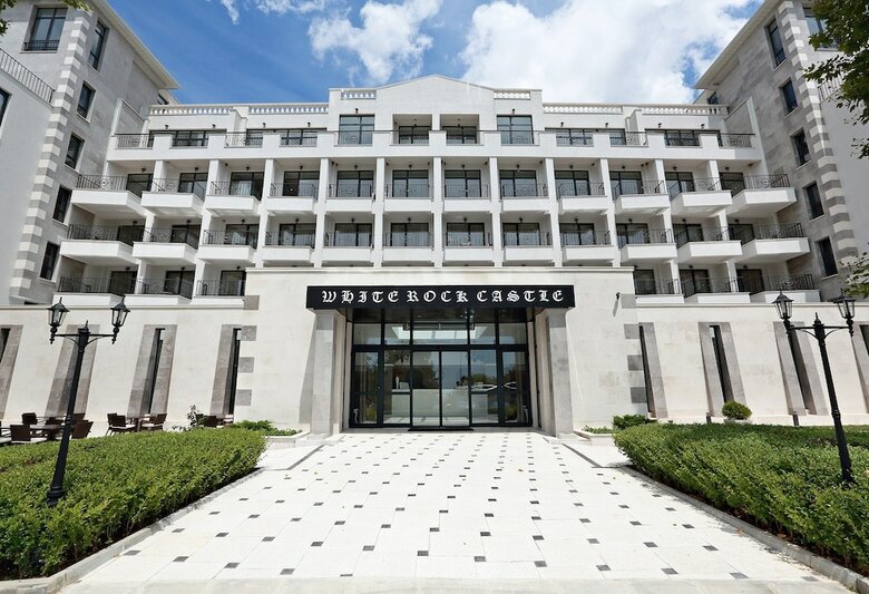 White Rock Castle Suite Hotel & Spa