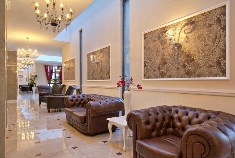 White Rock Castle Suite Hotel & Spa