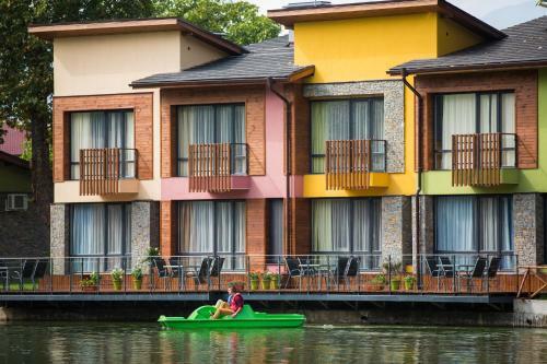 Hotel Waterside Houses