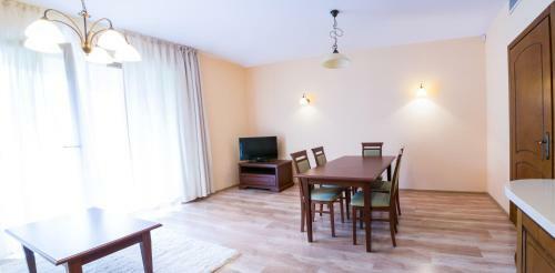Port Palace Apartments
