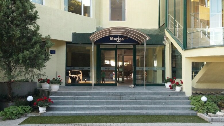 Marina Hotel