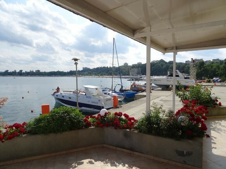 Marina Hotel