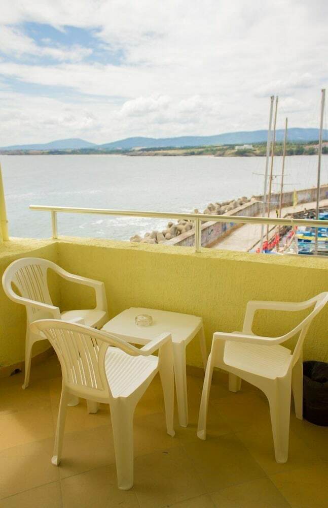Marina Hotel