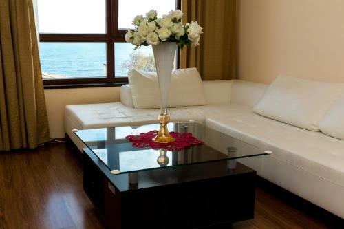 Europroperties Sirena Apartaments