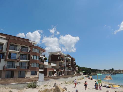 Single Apartments In Akrotiria