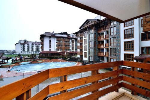 Lazykey Suites - Cozy Apartment With Mountain View