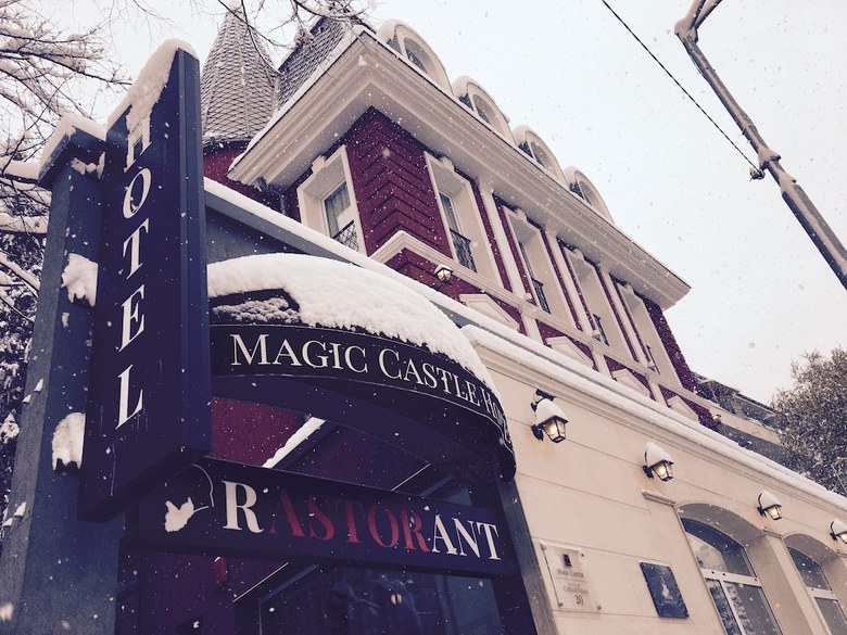 Magic Castle Hotel