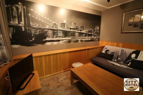City Hotel