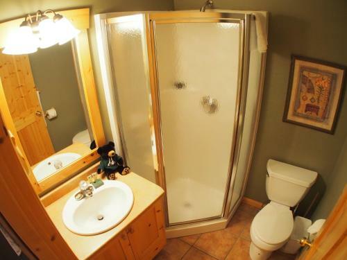 Apartamento Crystal Forest Condos - Cf48