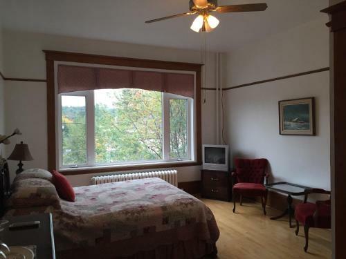 Posada Le Petit Ch�teau Montebello B&B