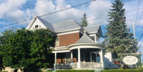Posada Le Petit Ch�teau Montebello B&B