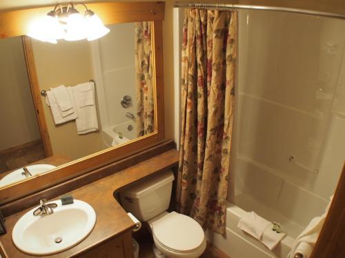 Apartamento Crystal Forest Condos - Cf60