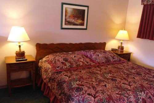 Colonial 900 Motel