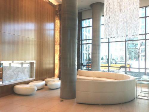 Modern Apartment & Private Parking