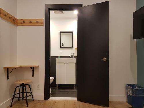 Auberge Hi-montreal Hostel