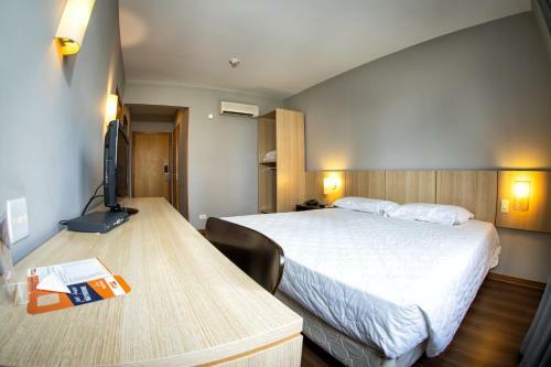 Hotel Campo Largo Express