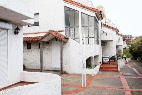 Casa Re�aca