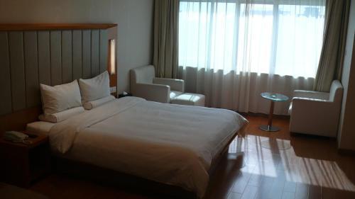 Ji Hotel Tianjin Binjiangdao