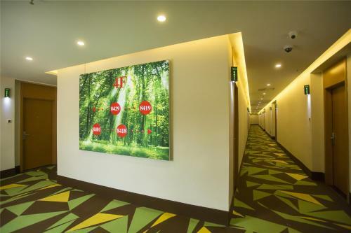 Vatica Shangdong Heze Mudan Road Shangri-la Square Hotel