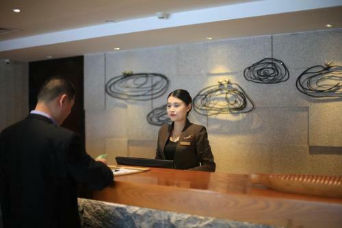 Relax Season Hotel Dongmen
