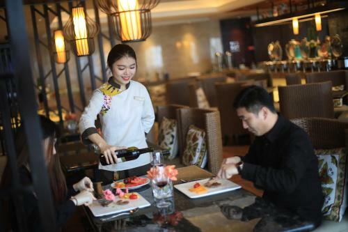 Relax Season Hotel Dongmen