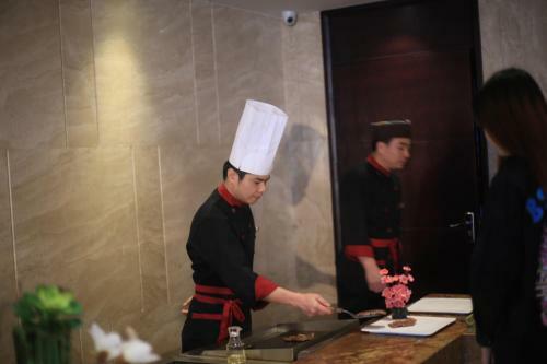 Relax Season Hotel Dongmen
