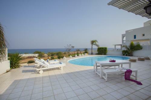 Mimoza Seafront Villa
