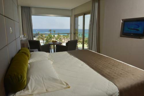 Adams Beach Hotel Deluxe Wing - Adults Only