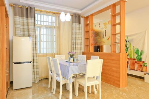 Zhangjiajie September Apartment