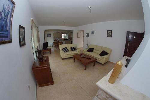 Holiday Home Kennedy Ave 200/15